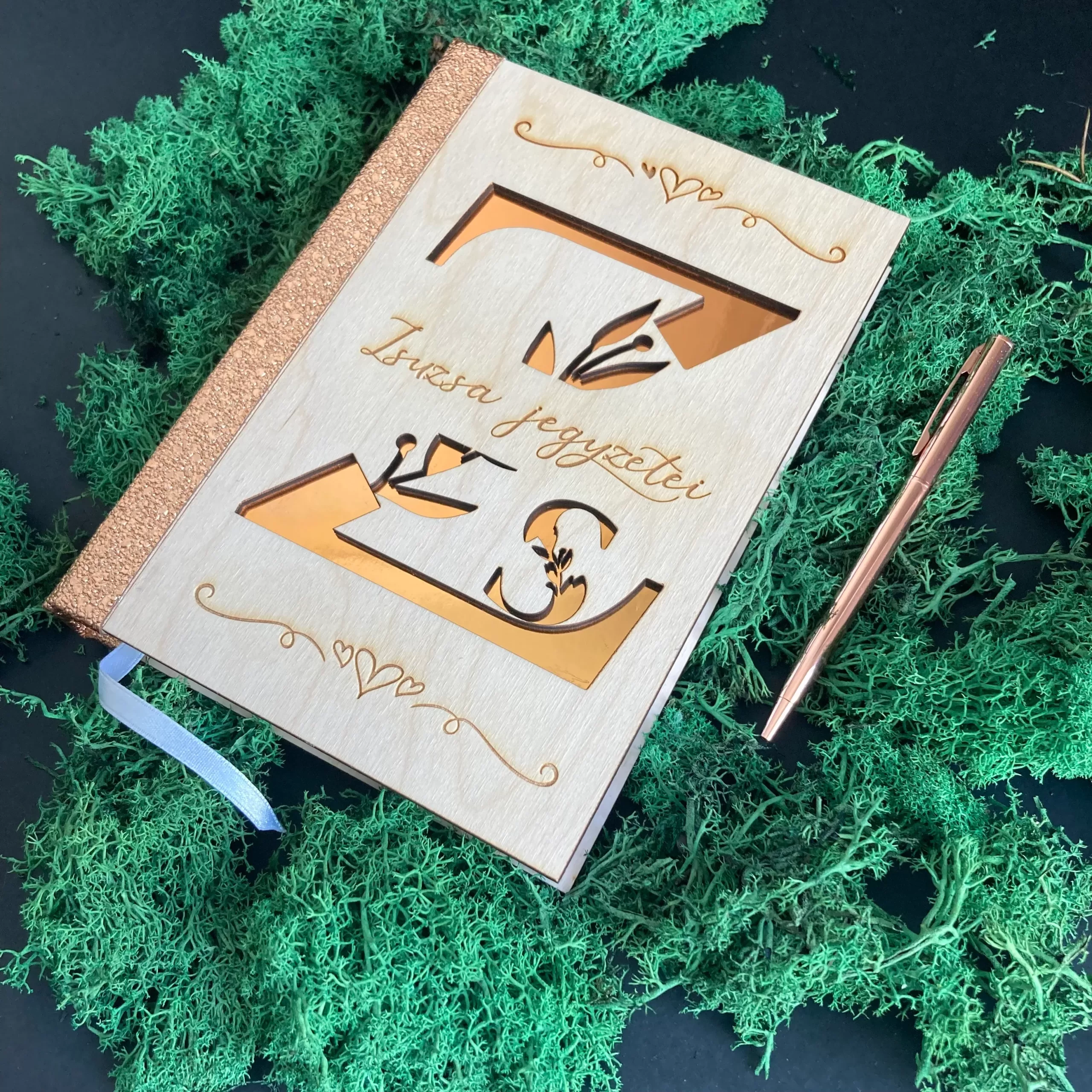 Fa Borítású Egyedi Ajándék Könyv
